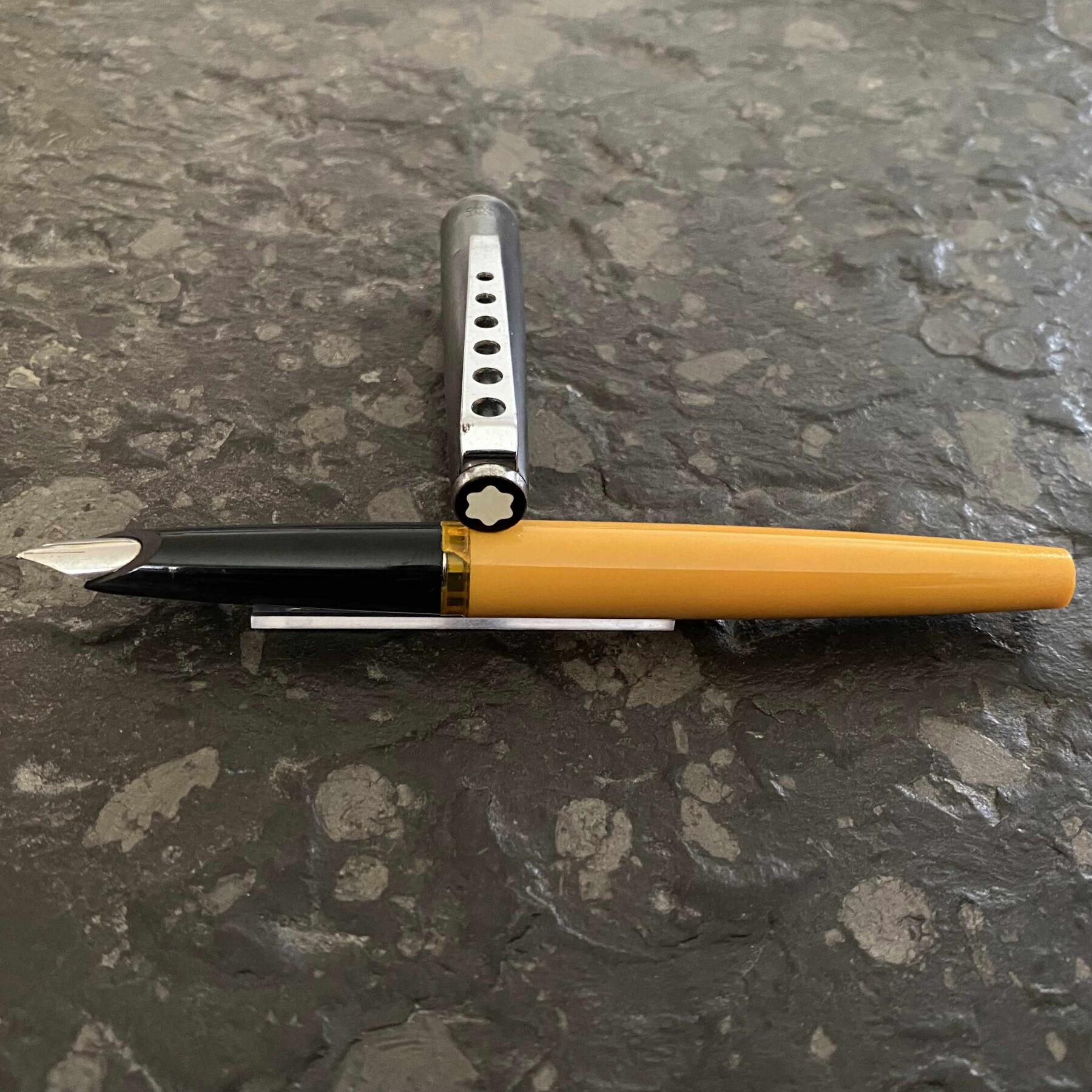 Vintage Füllhalter Montblanc Carrera gelb Schreibkultur