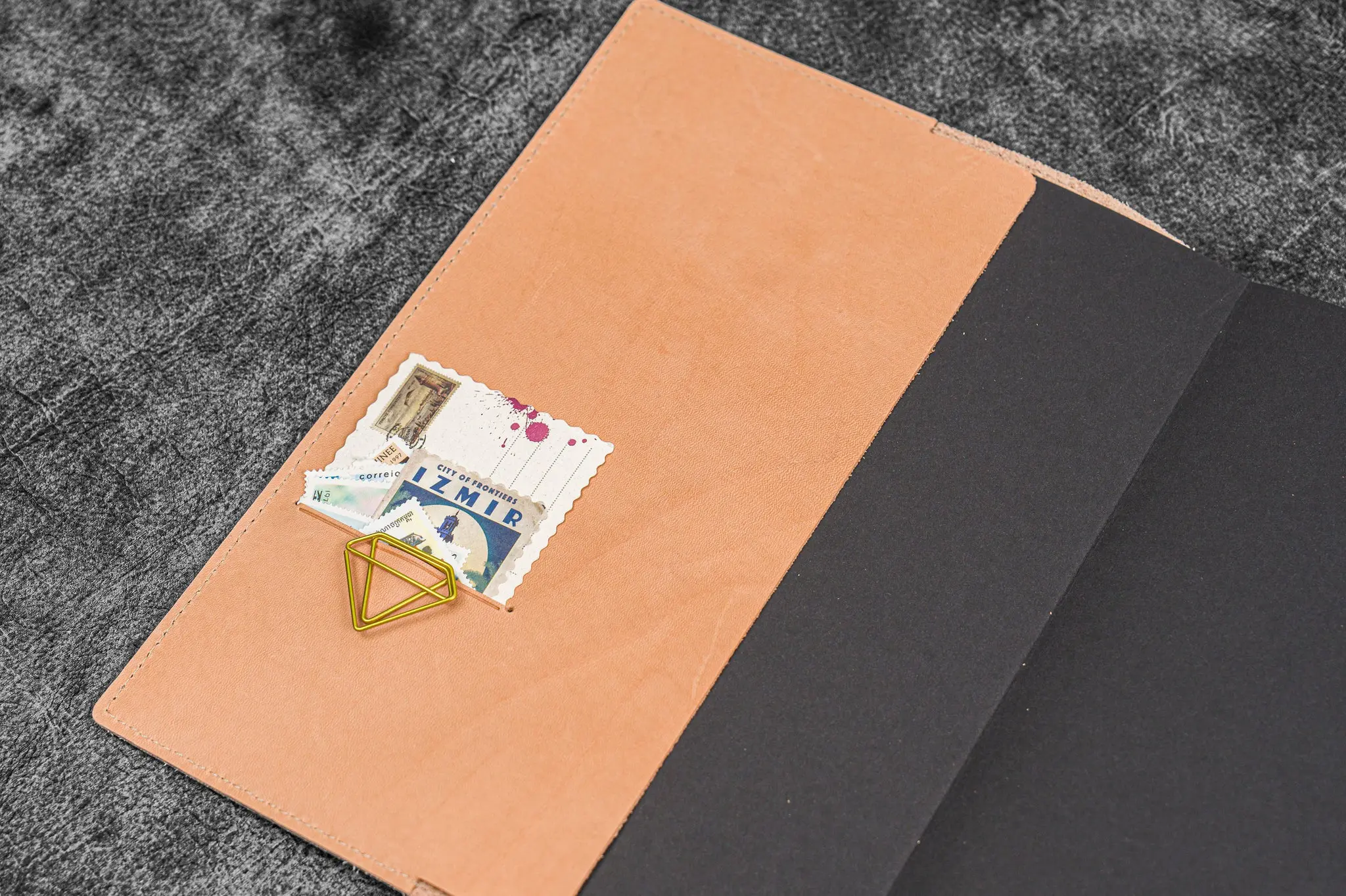 Galen Leather Lederhülle B5 Slim natur – Bild 3