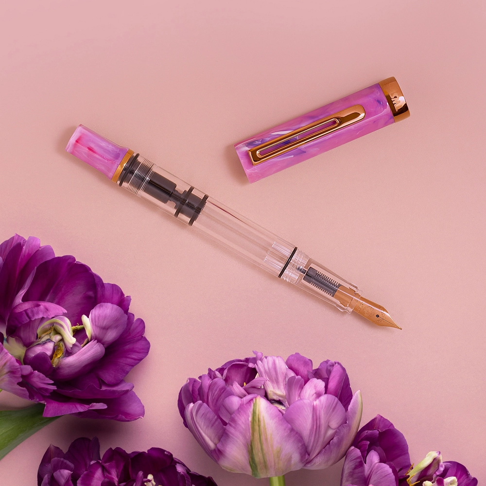 Schreibkultur - TWSBI ECO Kolbenfüllhalter Fluorite Purple mit Bronze